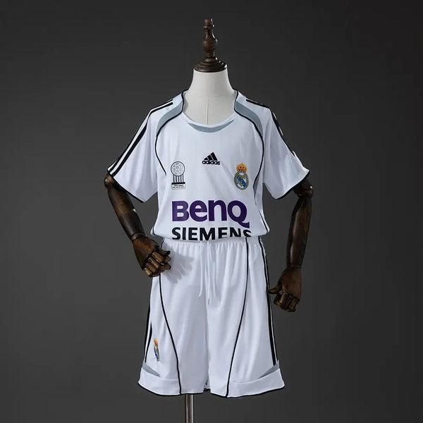 Kit enfant Real Madrid Retro 2007 Domicile